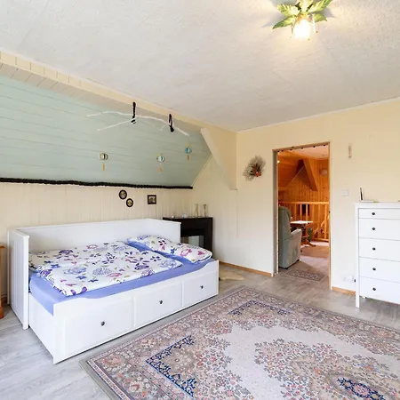 Huette In Boehmen Mit Sauna Und Whirlpool Feriehus Kraslice