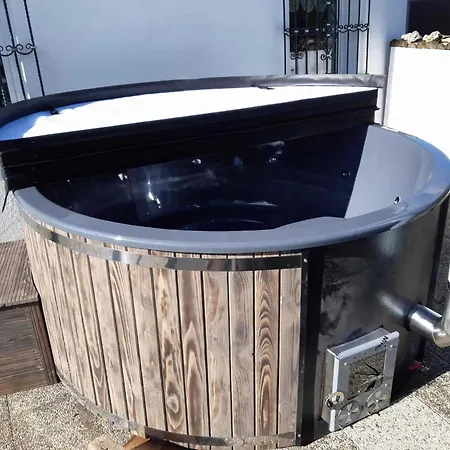 Huette In Boehmen Mit Sauna Und Whirlpool * Kraslice