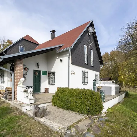 Huette In Boehmen Mit Sauna Und Whirlpool Kraslice
